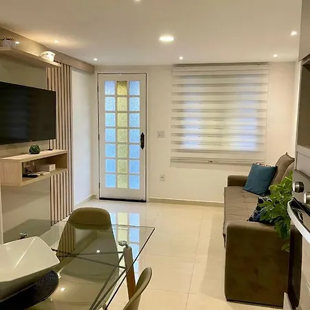 Apartamento impecável ao lado da Praia Grande para até 8 pessoas-3